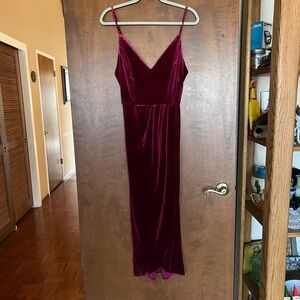 Chic Velvet Slip Dress in Rich Red